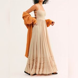 NWOT Elegant Backless Beige Maxi Dress Size Large .